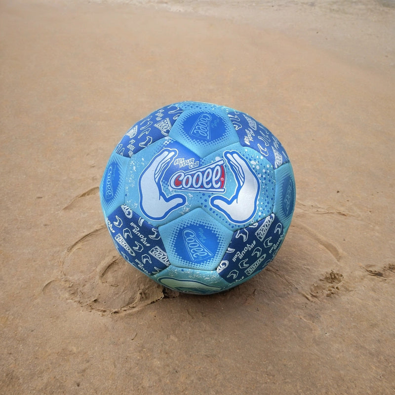 Laden Sie das Bild in Galerie -Viewer, Cooee Neopren Mini Beachsoccer, ideal für kleine Kinderhände