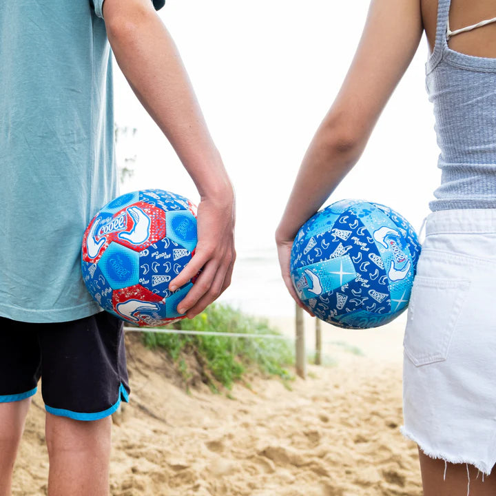 Laden Sie das Bild in Galerie -Viewer, Cooee Neopren Mini Beachsoccer, ideal für kleine Kinderhände