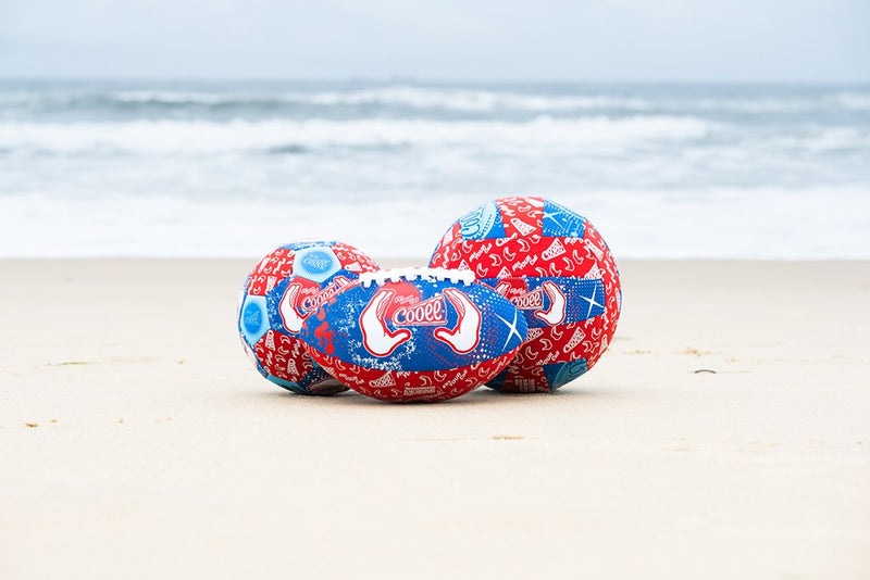 Laden Sie das Bild in Galerie -Viewer, Cooee Neopren Mini Beachsoccer, ideal für kleine Kinderhände
